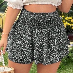 Floral Black and White Women's Shorts